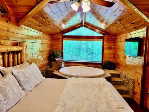 Bedroom/Jacuzzi