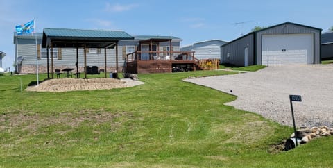 Front of rental 2 - bedrooms & 2 bathrooms. Sleeps 6. 