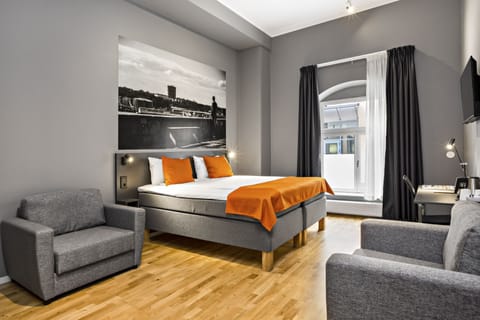 Superior Triple Room | Pillowtop beds, desk, free WiFi, bed sheets