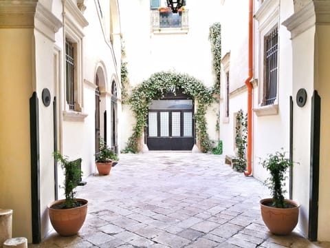 Deluxe Apartment, Courtyard View | Courtyard view
