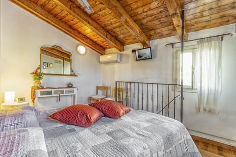 Apartment, 2 Bedrooms | 2 bedrooms, free WiFi, bed sheets