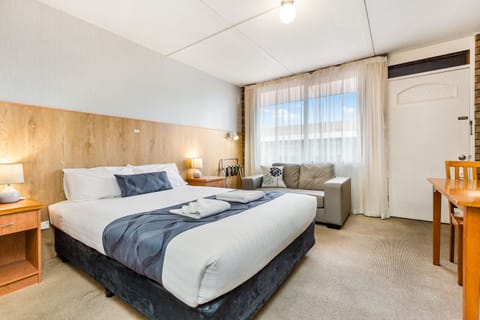Standard Room | Premium bedding, Select Comfort beds, minibar, blackout drapes