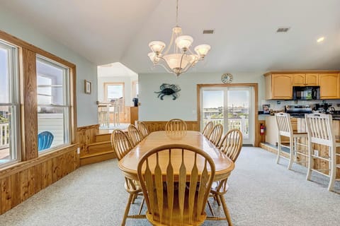 Top-Level Dining Room with Table (seats 10)