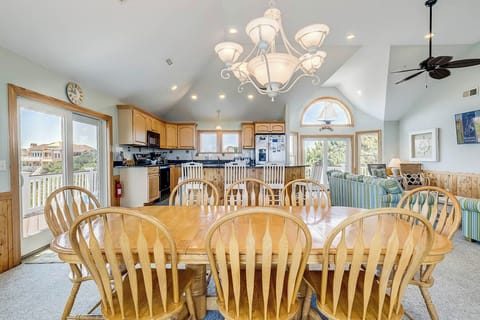 Top-Level Dining Room with Table (seats 10)