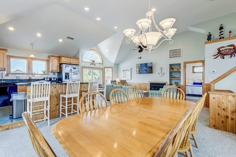 Top-Level Dining Room with Table (seats 10)