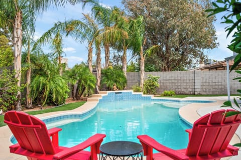 Relax Pool Side