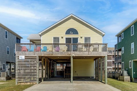 Front Exterior of Beach Bound