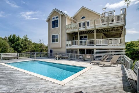 Rear Exterior of Summer Set