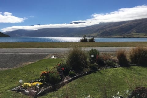 Absolute lake frontage