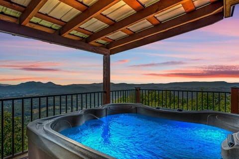 Unbelievable Hot Tub Sunset View