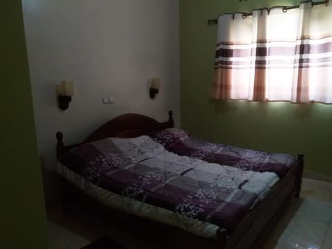 Deluxe Room | 1 bedroom, in-room safe, WiFi (free), bed sheets