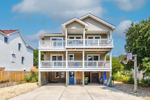 Front Exterior of Ocean Paradise
