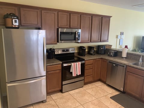 Equipped with crockpots, instant pot, Keurig and air fryer.