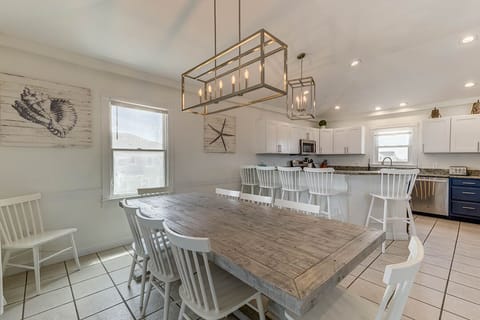 Top-Level Dining Room with Table (seats 10)