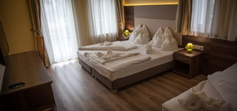 Double or Twin Room | 1 bedroom, minibar, in-room safe, blackout drapes