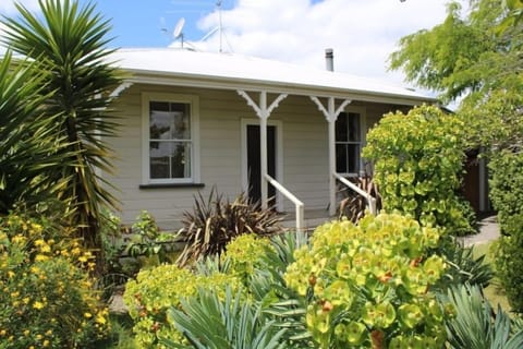 Ambrosia Cottage from front garden