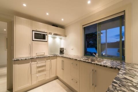 woodies downstairs kitchen