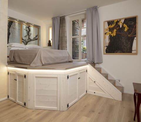 Suite (Atena) | Down comforters, minibar, in-room safe, soundproofing