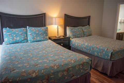 Bedroom 2 Queen beds