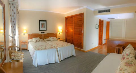 Studio, Balcony | 1 bedroom, premium bedding, in-room safe, individually furnished