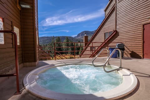 Condo, 1 Bedroom | Property grounds