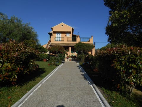 Villa's Entrance
