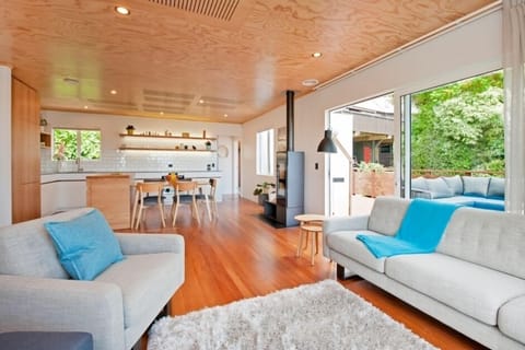 City Escape, Funky Nelson Getaway
