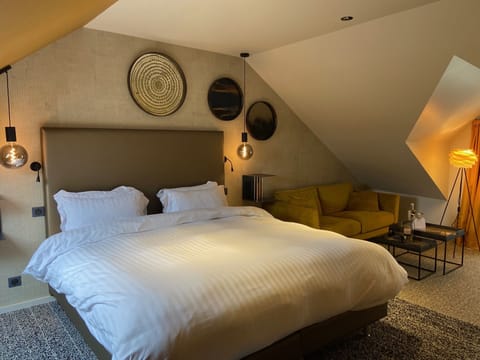 Superior Room | In-room safe, individually decorated, individually furnished, desk