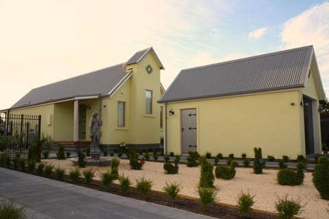 Maison du Soleil, Chistchurch
