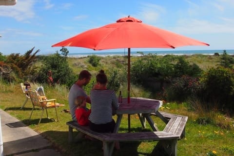 The front of the house looking out over the dunes