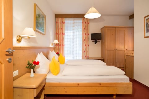 Standard Room | In-room safe, desk, cribs/infant beds, free WiFi