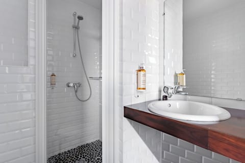 Shower, free toiletries, hair dryer, bathrobes