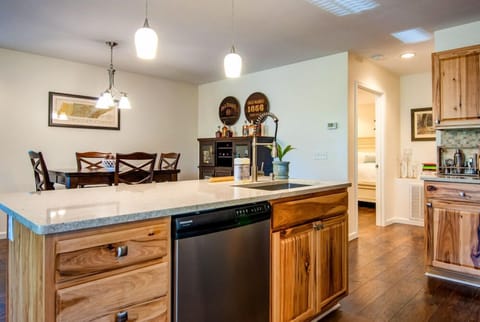 Carriage House | Private kitchen