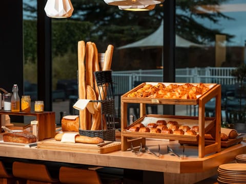 Daily buffet breakfast for a fee