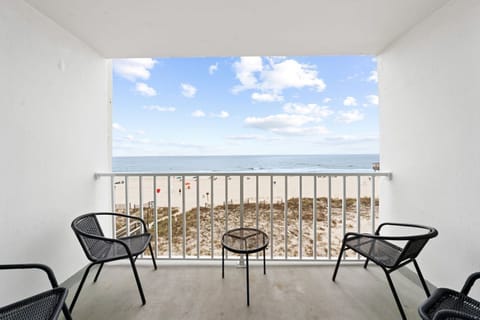 4 Island Shores 457 Balcony