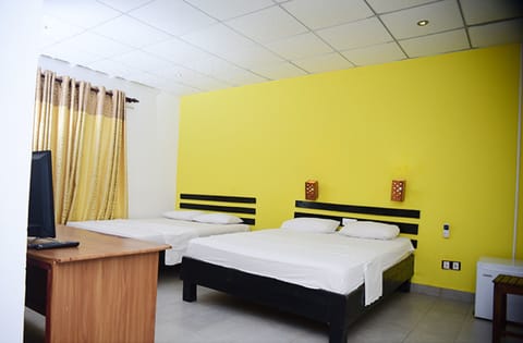 Deluxe Chalet, 1 King Bed, Pool View | Free WiFi