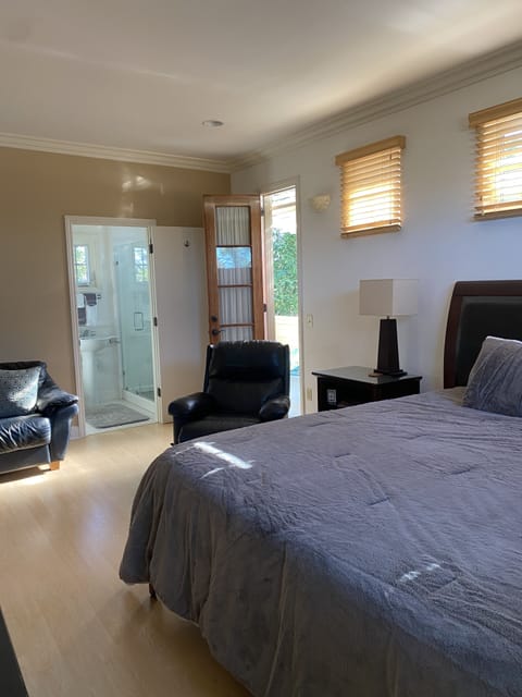 Private Sun Deck (back deck).