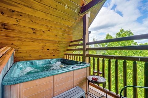 Sevierville Vacation Rental | 3BR | 3BA | 2,496 Sq Ft | Stairs Required