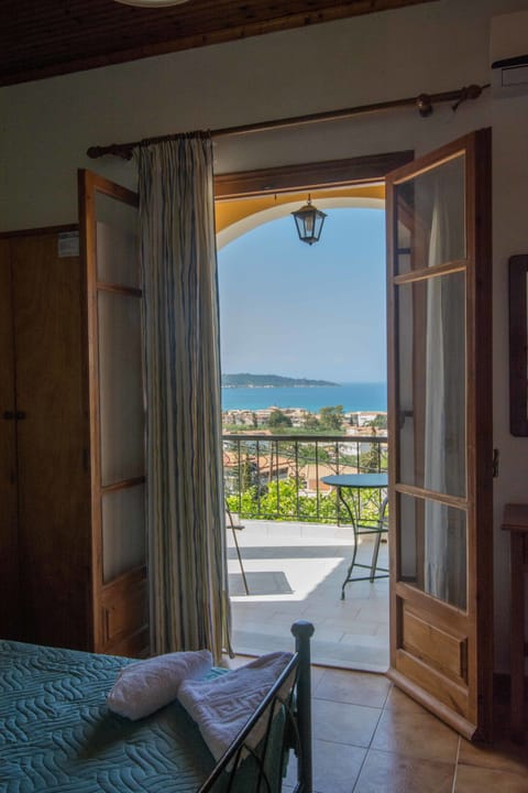 Standard Studio | In-room safe, blackout drapes, rollaway beds, free WiFi