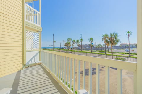 VIEW THE OCEAN!