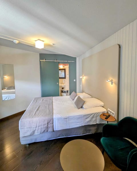 Standard Double Room | Premium bedding, down comforters, desk, blackout drapes