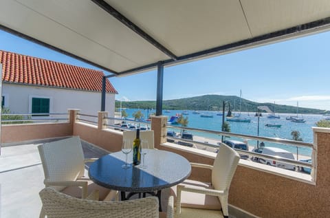 Apartment (A2) | Outdoor dining