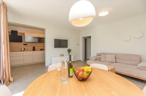 Apartment (A2) | Living area | TV