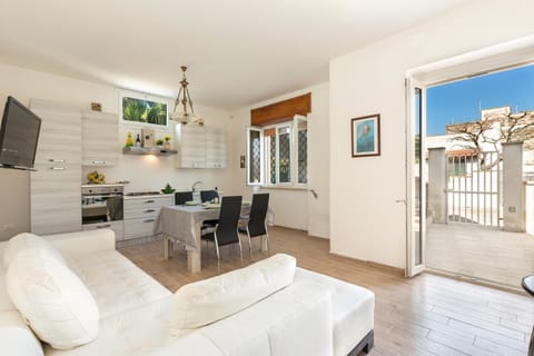 Comfort House, 2 Bedrooms | Living area | Flat-screen TV