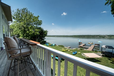 Outside balcony with seating for 8, a great place to just eat and relax