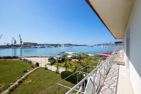 House | Water view