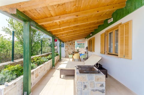 House | Terrace/patio