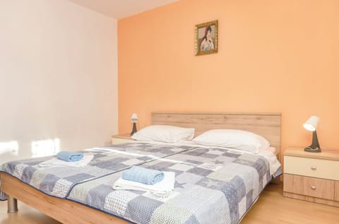 House | Free WiFi, bed sheets