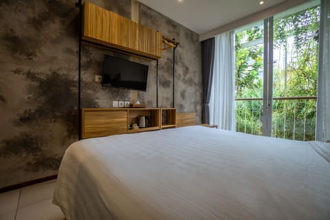 Superior Double Room | In-room safe, desk, free WiFi, bed sheets