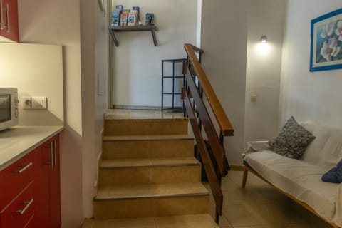 Memory foam beds, free WiFi, bed sheets